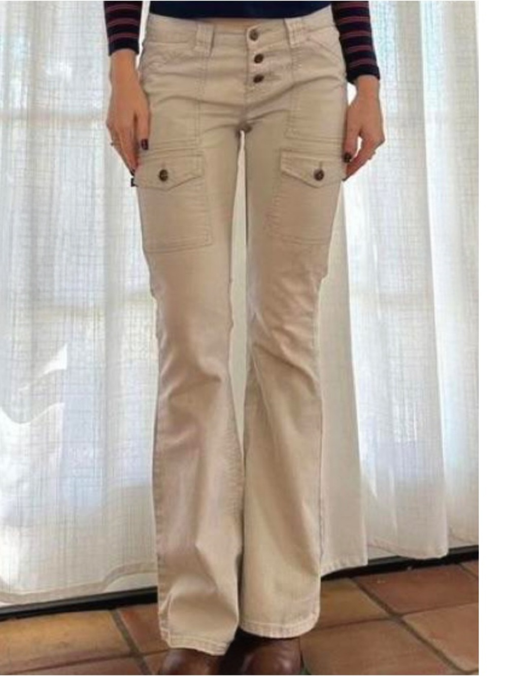 Joie Vintage Y2K Women’s White Cargo Flare Jeans.